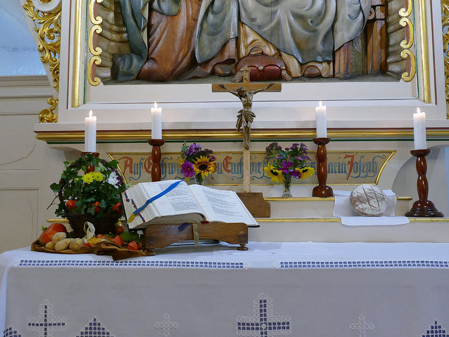 Familiengottesdienst zum Erntedankfest in der Weingartenkapelle (Foto: Karl-Franz Thiede)